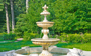 Fountain water feature